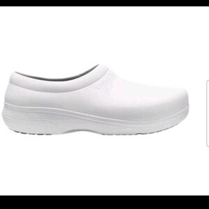 Crocs Unisex Relaxed Fit On The Clock Work Slip On Shoe Slip Resistant M4 W6